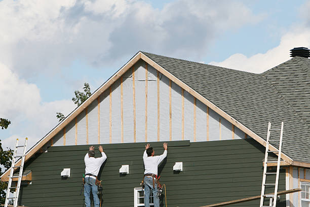 Professional Vinyl Siding technician working in Oxford, NC